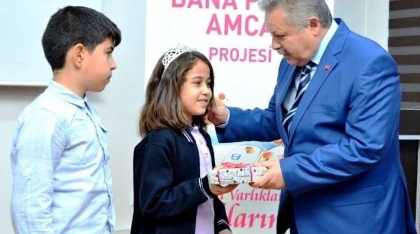 Vali Kahraman&rsquo;dan Başarılı &Ouml;ğrencilere Hediye