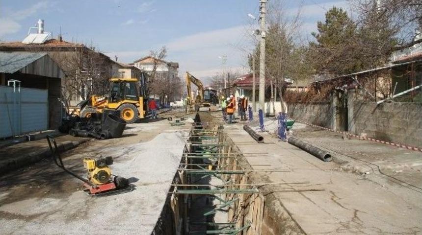 Kanalizasyon Hattı Yenileniyor