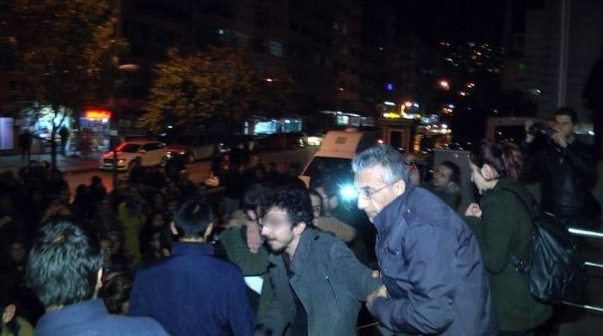 Babası Kendi Montunu Verdi, Annesi Kolundan S&uuml;r&uuml;kleyerek G&ouml;t&uuml;rd&uuml;