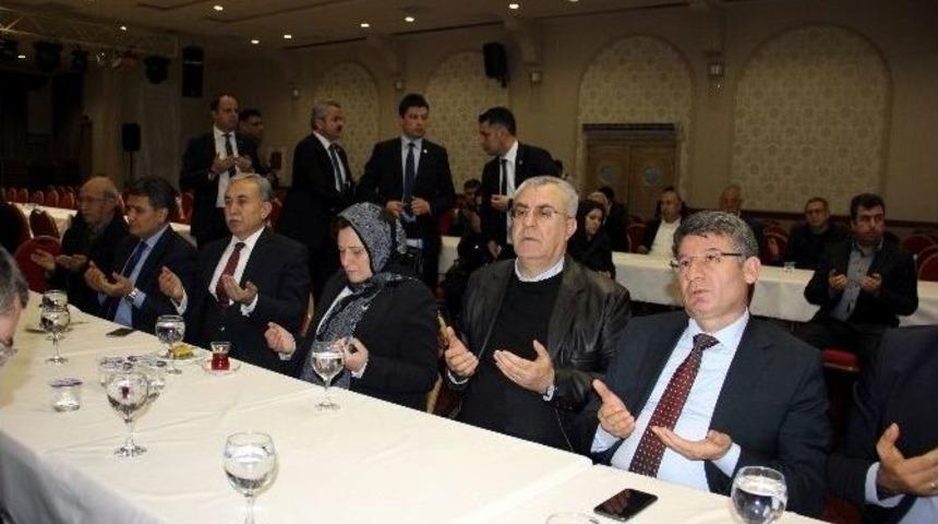 Bakan Sarı&rsquo;dan Kıvan&ccedil; Ailesi&rsquo;ne Taziye Ziyareti