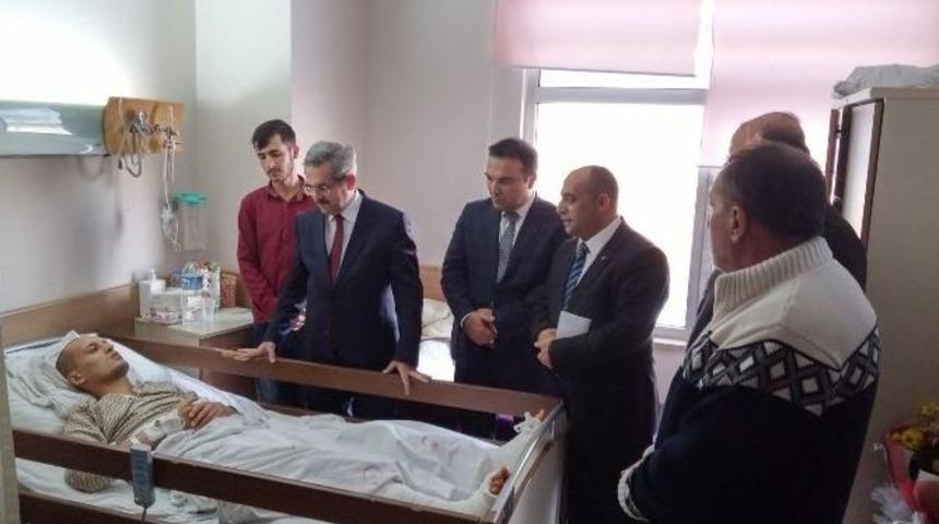 Milletvekili &Uuml;n&uuml;var, Yaralı İş&ccedil;ileri Ziyaret Etti