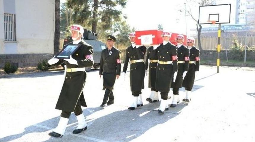 Şehit Uzman &Ccedil;avuş Memleketine Uğurlandı