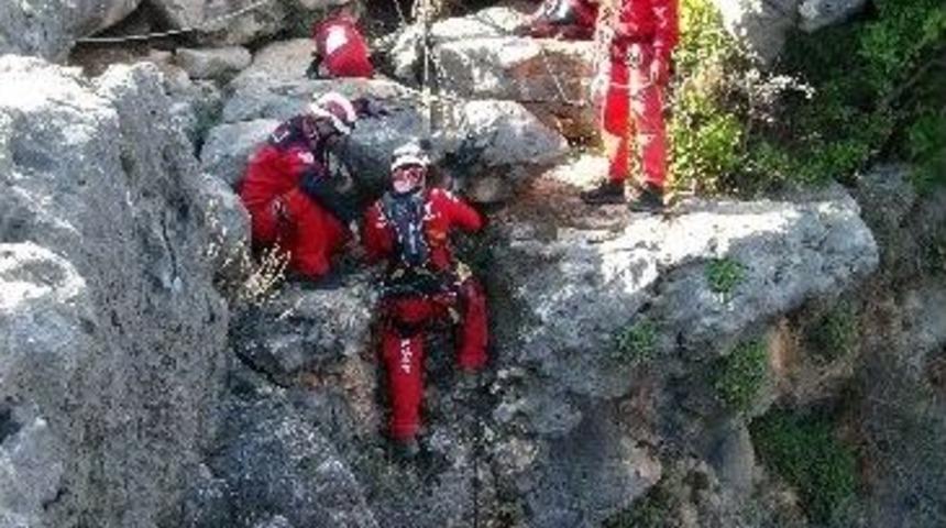 Silifke&rsquo;de 128 Metre Derinliğindeki Cehennem Obruğu Temizlendi