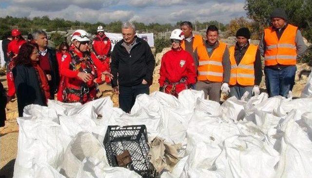 Silifke’de 128 Metre Derinliğindeki Cehennem Obruğu Temizlendi