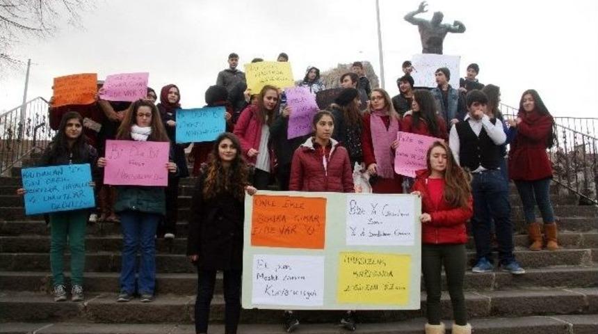 Meslek Lisesi &Ouml;ğrencileri &ldquo;ek Puanların&rdquo; Kaldırılmasını Protesto Etti