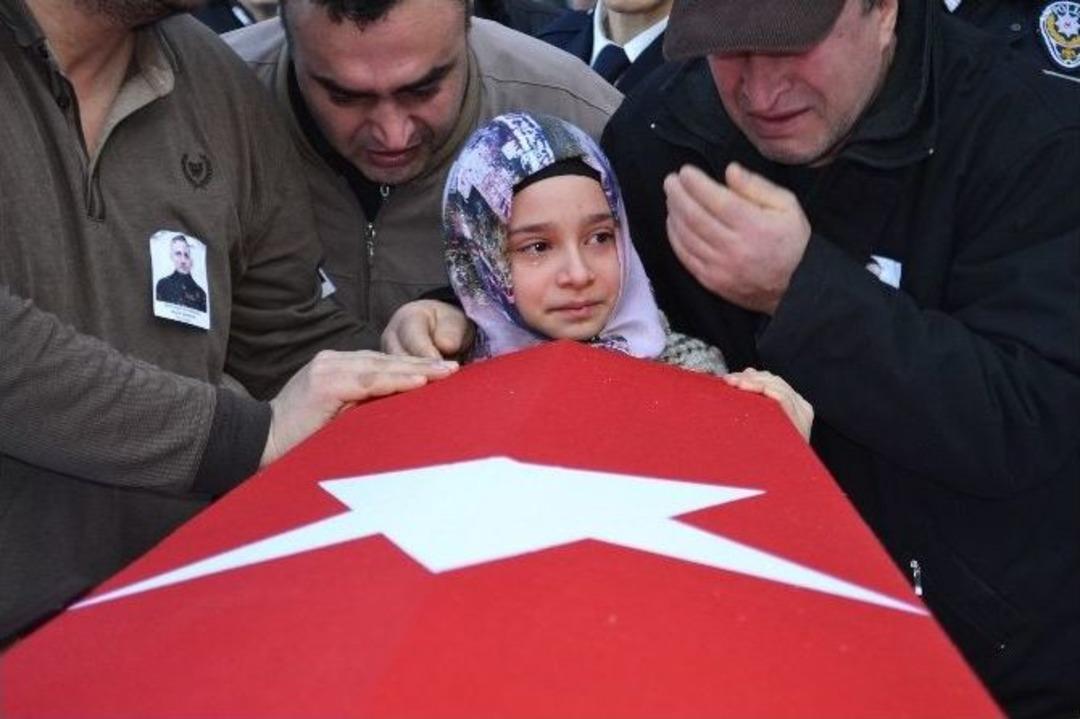 Ordu Şehidine Ağladı