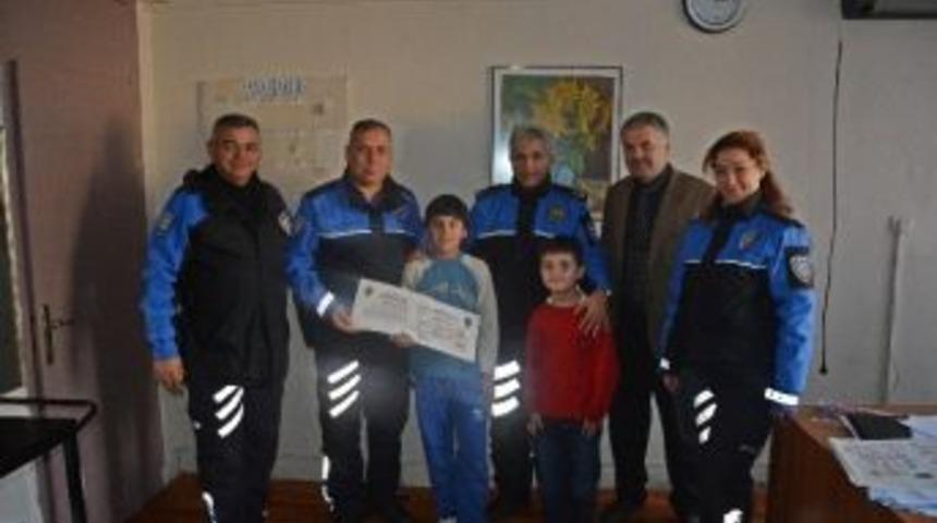 Hendekyanı &Ouml;ğrencileri Belgelerini Aldı