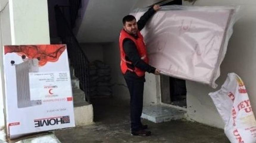 Korkut&rsquo;ta Evi Yanan Akdeniz Ailesine Yardım Eli