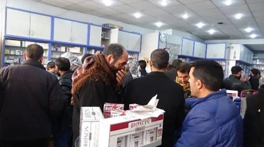 N&ouml;bet&ccedil;i Eczanede İla&ccedil; Kuyruğu