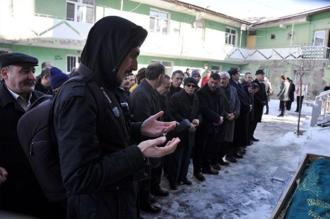 Kkdgc Başkanı Y&uuml;cel Sezer G&ouml;zyaşları Arasında Toprağa Verildi