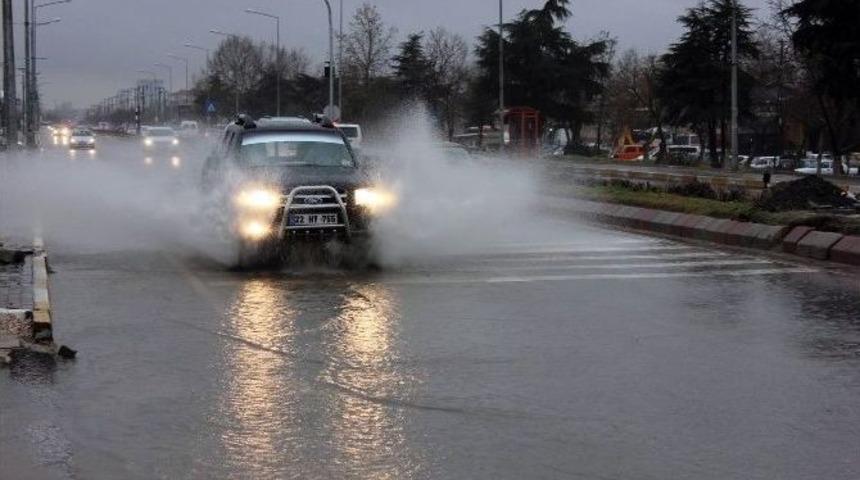 Edirne&rsquo;de Sağanak Yağmur