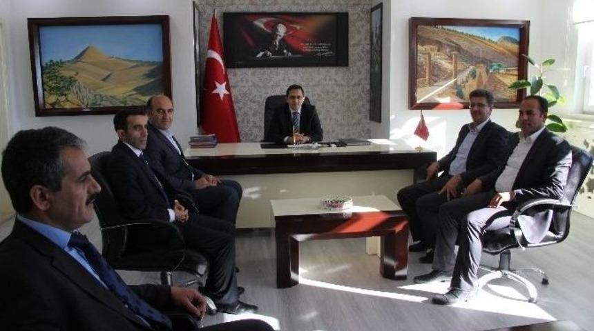 Memur- Sen&rsquo;den Sincik Kaymakamı Zafer Sağ&rsquo;a Ziyaret