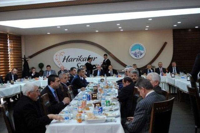 Ak Parti İl Müdürleri İle Bir Araya Geldi