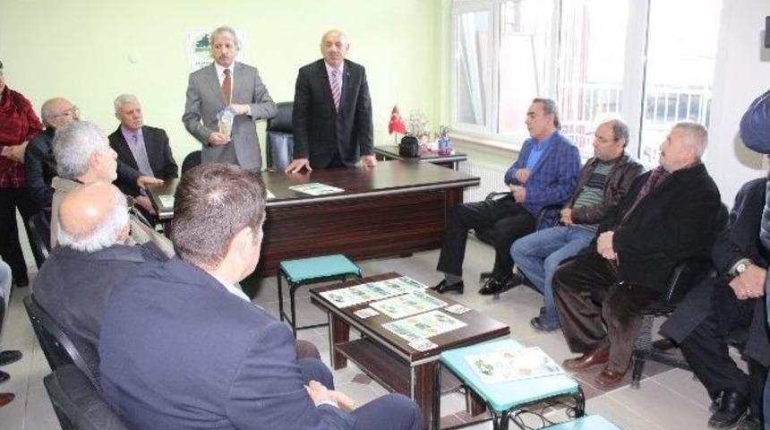 Ağın Belediyesinden Aka Derneğine Plaket