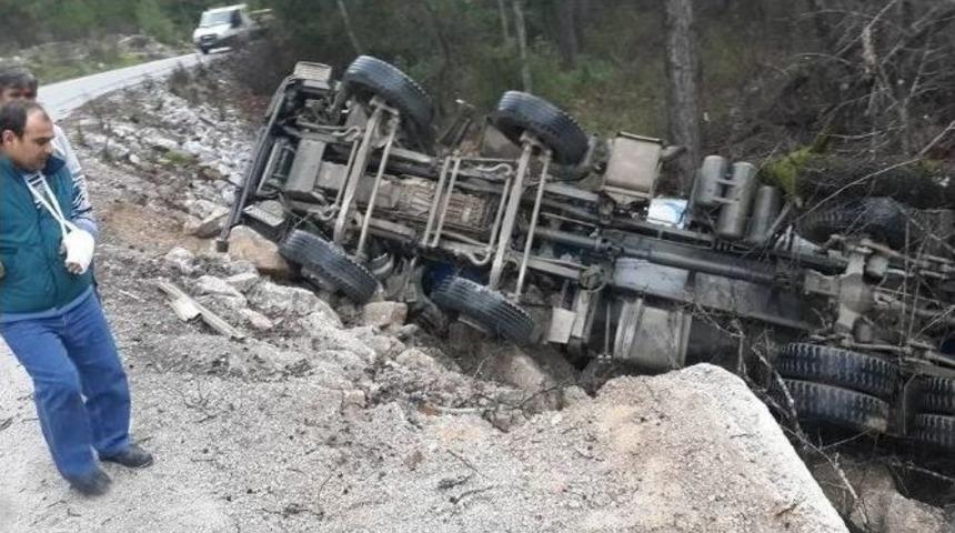 Marmaris&rsquo;te Trafik Kazaları; 2 Yaralı