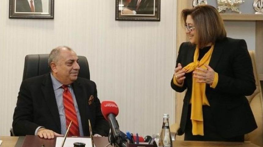 Başbakan Yardımcısı T&uuml;rkeş&rsquo;den Fatma Şahin&rsquo;e Ziyaret