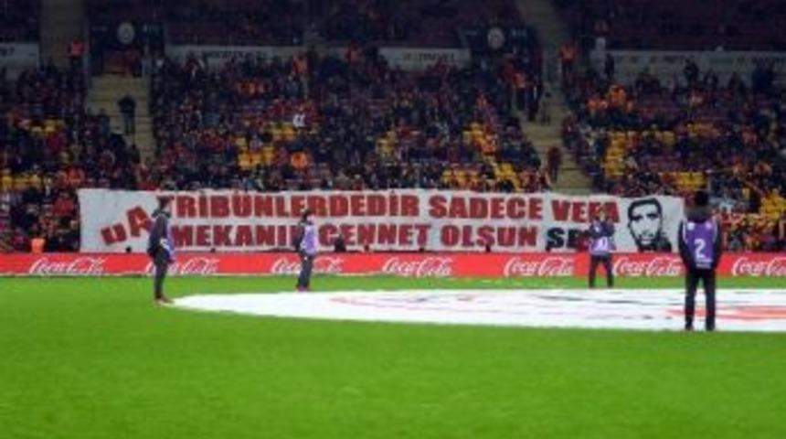 Galatasaraylı Taraftarlar Sefa Kalya&rsquo;yı Unutmadı
