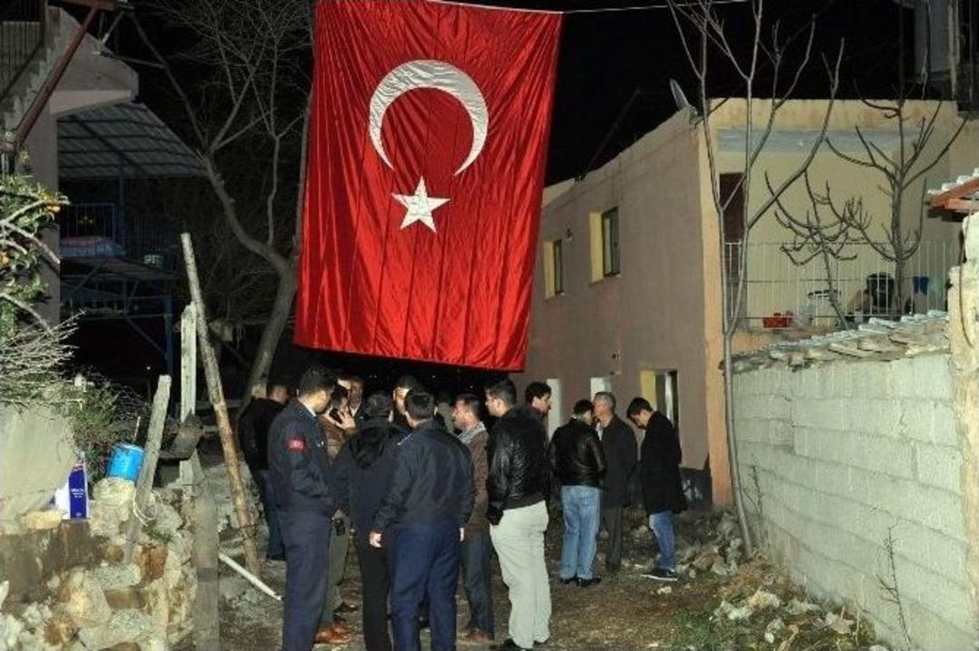 Şehidin Adana&rsquo;daki Baba Ocağına Ateş D&uuml;şt&uuml;