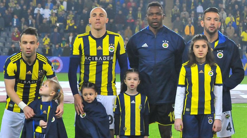 Fenerbahçe Aatif Chahechouhe ve Carlos Kameni'nin sözleşmesini donduracak!