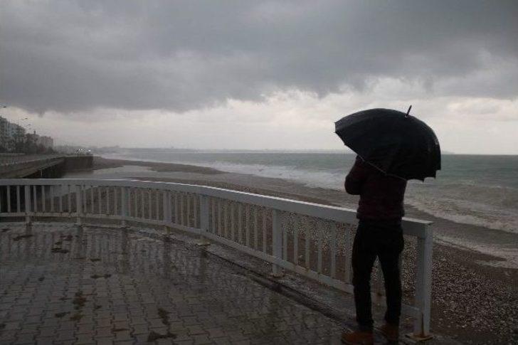 Antalya Güne Yağmurla Başladı G2