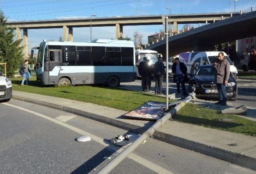 (&ouml;zel Haber) Yolcu Minib&uuml;s&uuml; Devrilmekten Son Anda Kurtuldu