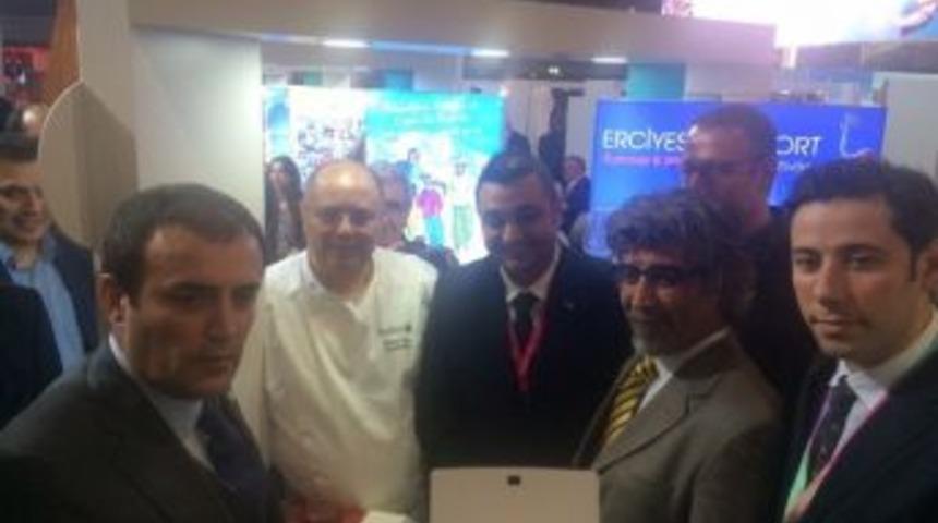 Erciyes Hollanda&rsquo;da, K&uuml;lt&uuml;r Bakanı Erciyes Standında