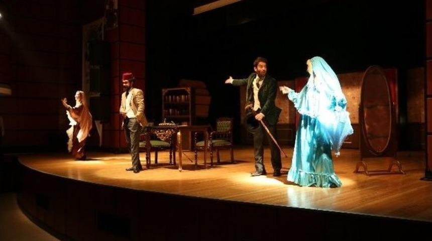 "araba Sevdası" Sahnelendi