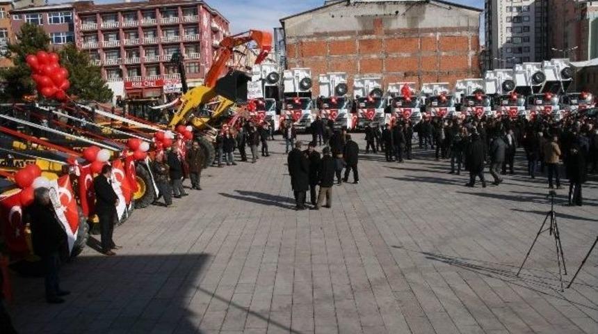 Yozgat İl &Ouml;zel İdaresi Tarafından Alınan 26 İş Makinesi Hizmete Sunuldu