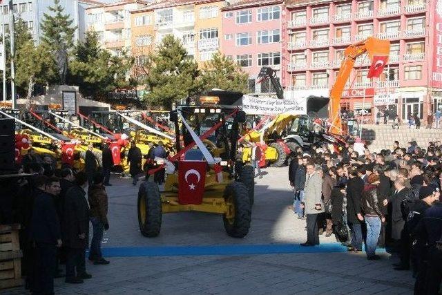 Yozgat İl Özel İdaresi Tarafından Alınan 26 İş Makinesi Hizmete Sunuldu