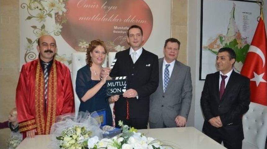 Alman &Ccedil;iftin Aşkı Kemer&rsquo;de &rsquo;mutlu Son&rsquo;la Bitti