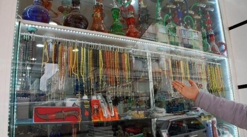 Hırsızlar Altı Bin Tl Değerinde Tespih &Ccedil;aldı