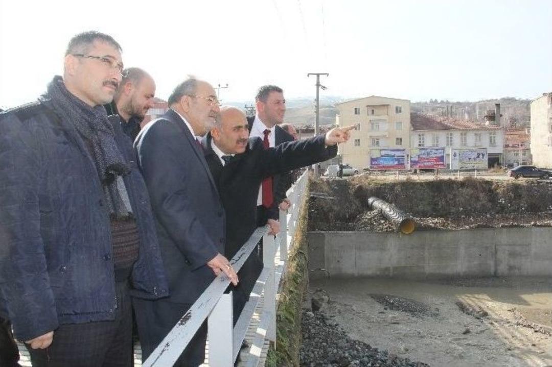 Bayat, Kabuğunu Kırıyor