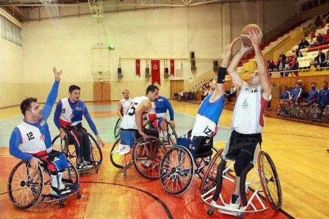 Garanti Tekerlekli Sandalye Basketbol Süper Ligi