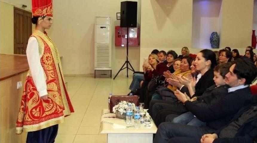 Karaaslan "sarayın İncileri" Defilesinde