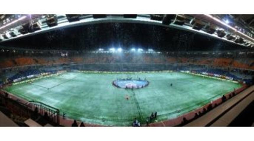 Fatih Terim Stadyumu Karla Kaplandı