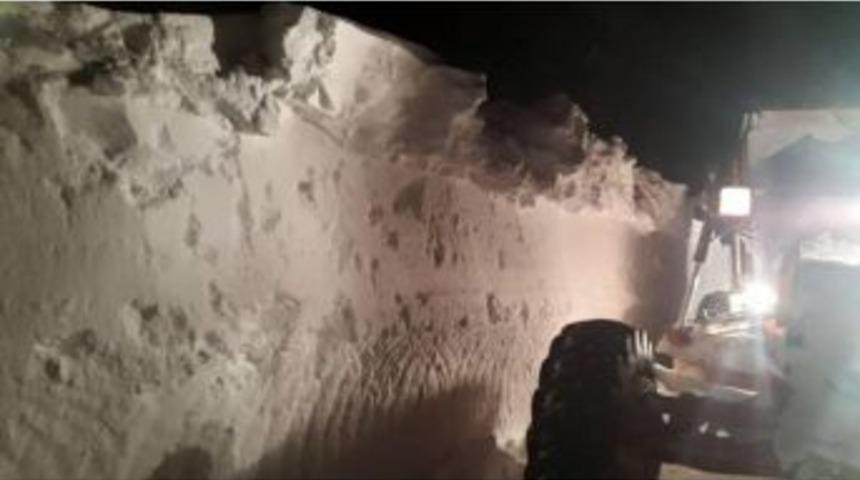 Van-bah&ccedil;esaray Yolu Ulaşıma A&ccedil;ıldı