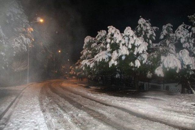 Demirci’de Öğrencilere 1 Gün Kar Tatili