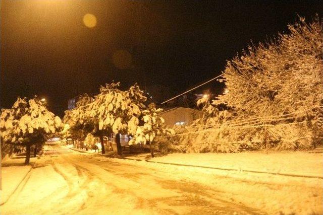 Demirci’de Öğrencilere 1 Gün Kar Tatili