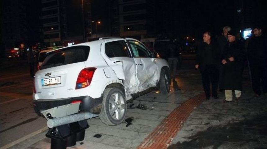 Batman&rsquo;da Trafik Kazası: 4 Yaralı