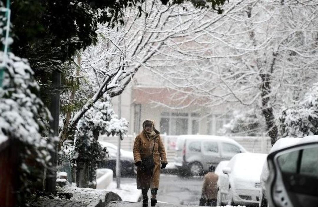Kar Yağışı Sabah Saatlerinde Etkisini S&uuml;rd&uuml;r&uuml;yor