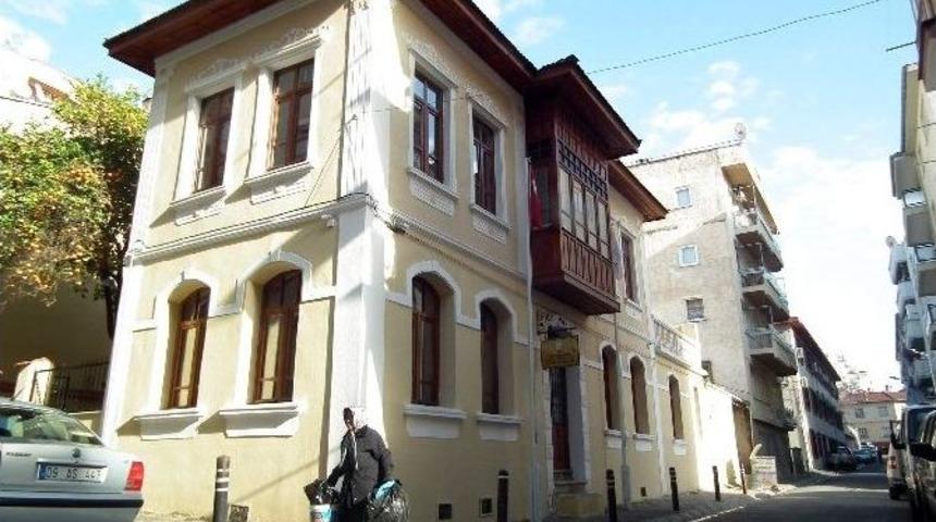 Efeler K&uuml;lt&uuml;r Ve Sanat Evinde &Ccedil;alışmalar S&uuml;r&uuml;yor