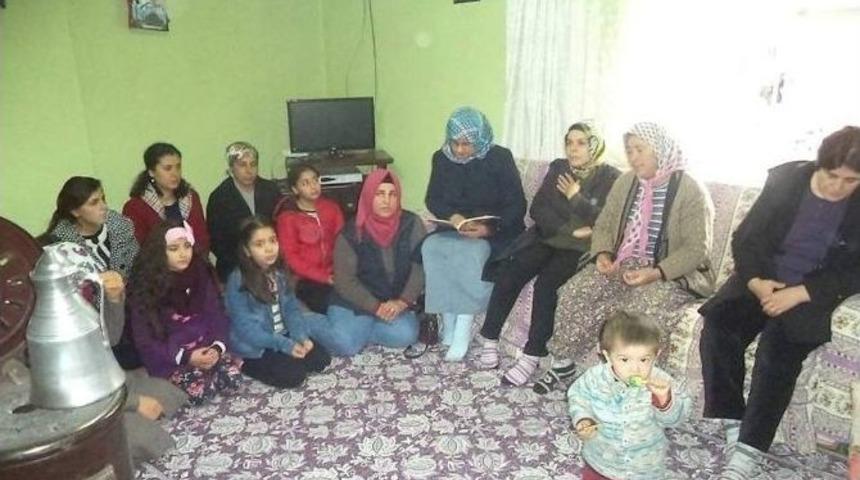 Ak Partili Kadınlar Şehit Evinde Yasin Okudu