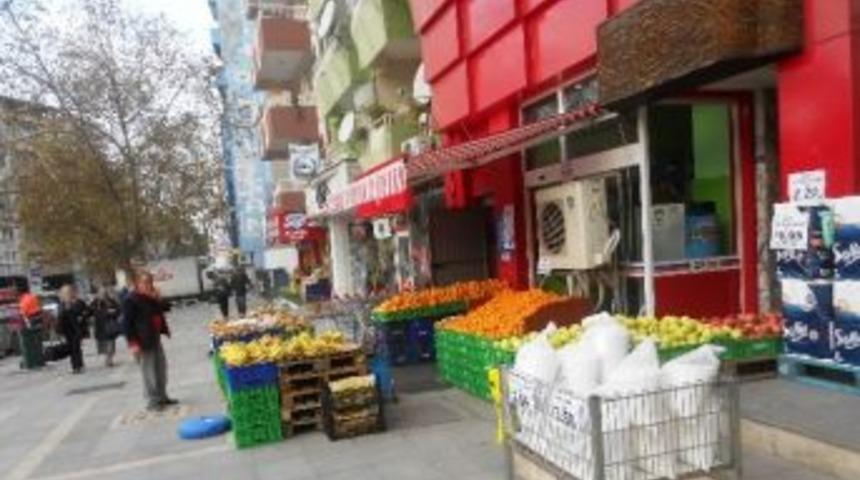 Kaldırımları İşgal Eden Esnaflara 20 Bin Tl Ceza