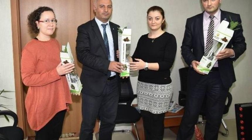 Yunusemre&rsquo;den Konuşmacılara Fidan