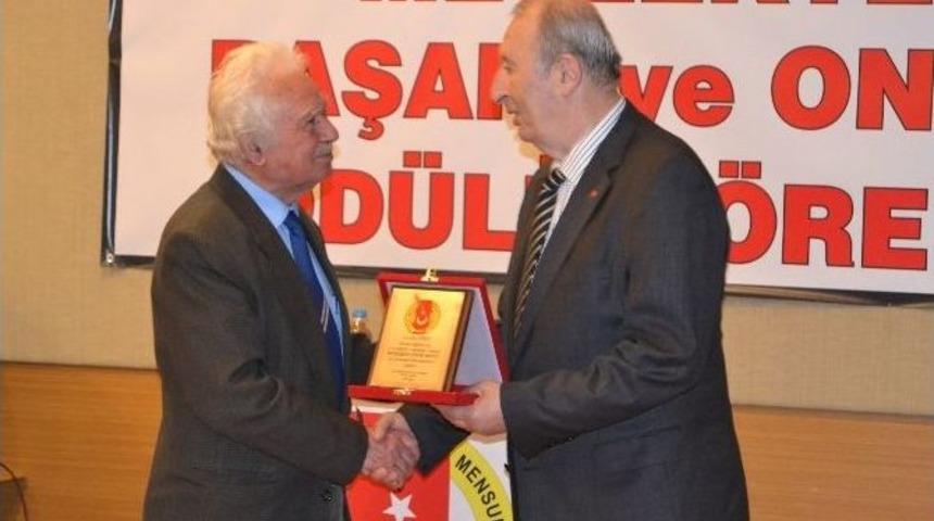 Meslekte Onur Ve Başarı &Ouml;d&uuml;lleri Sahiplerini Buldu