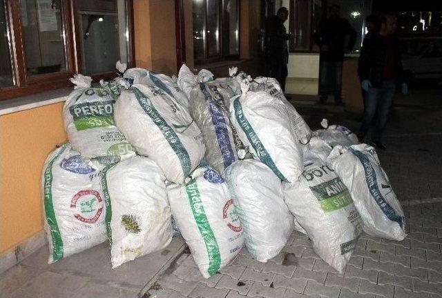 Evinden Çıkan 264 Kilo Esrarı Yolda Bulmuş