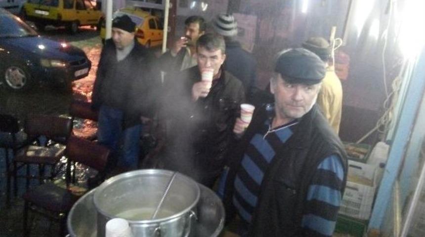 Sabah Namazından Sonra Kahvede &Ccedil;orba İkramı