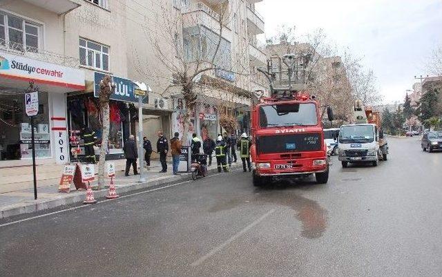 Madde Bağımlıları Kaldıkları Evi Yaktı