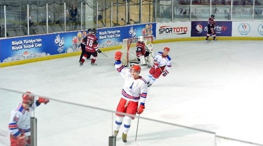 Buzda İzmir Fırtınası