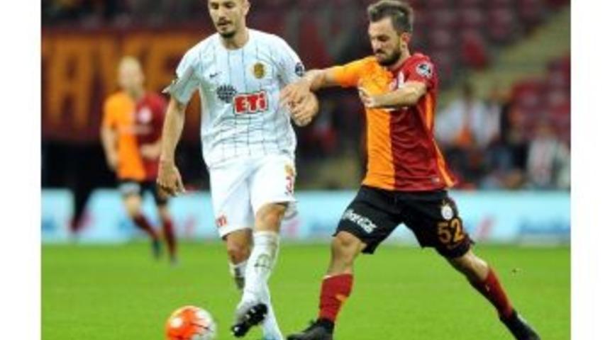 Antalyaspor, Emre Çolak’ı İkna Etmeye Çalışıyor